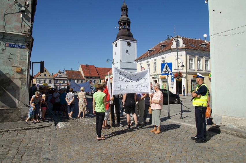 W piątek w południe kilkudziesięciu mieszkańców przez dwie...