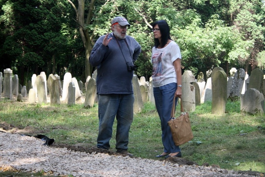 Żydowski cmentarz skrywa tajemnice? Amerykanie szukają śladów podobozu
