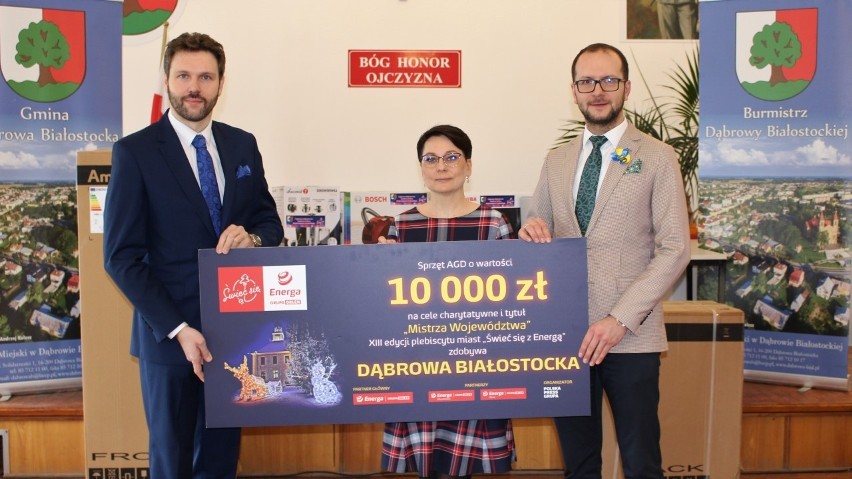 Sprzęt za 10 tys. zł trafi do potrzebujących rodzin z gminy Dąbrowa Białostocka. To nagroda za wygraną w konkursie "Świeć się z Energą"