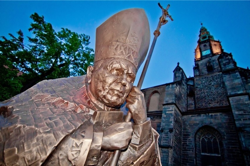 Świdnica, pomnik św. Jana Pawła II