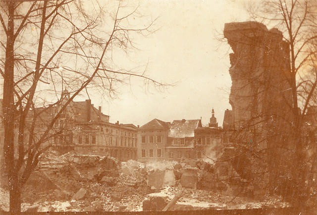 Uniaktowe zdjęcie ruin kościoła pojezuickiego - fotografia pochodzi z 1940 r.