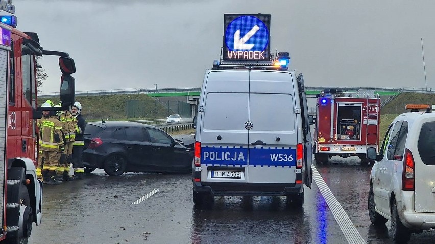 Jedno z groźnych zdarzeń na drodze S6 w okolicach Jarkowa.