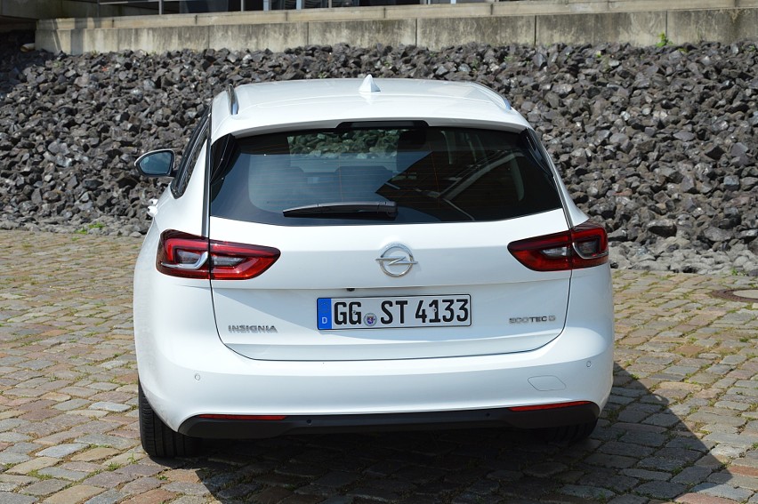 Opel Insignia Sports Tourer...