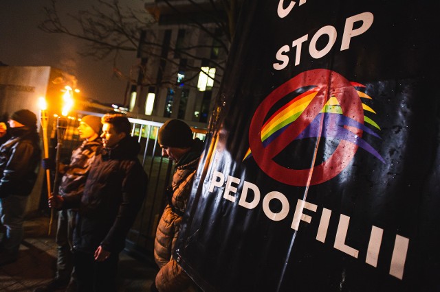 Protest studentów UG przeciwko propagowaniu lewicowych poglądów w murach uczelni.