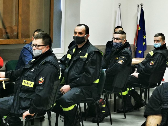 17 strażaków z gminy Skaryszew bierze udział w specjalistycznym szkoleniu ratowniczym.