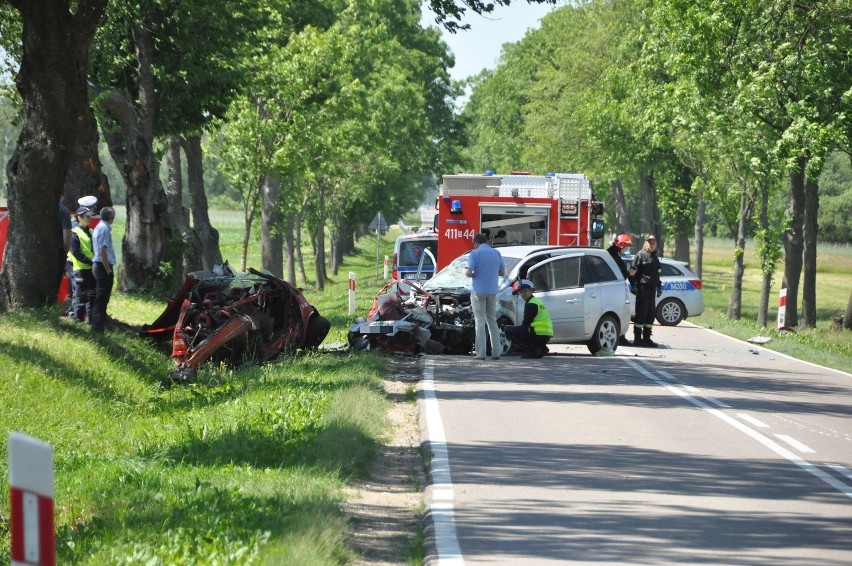 Szastały. Śmiertelny wypadek. Trzy osoby nie żyją (zdjęcia)