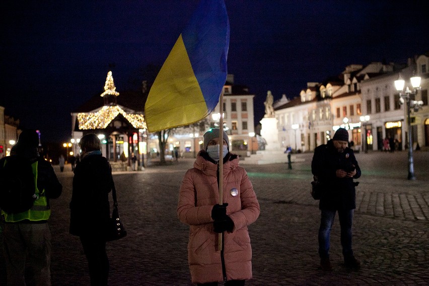 Solidarni z Ukrainą. Sobotnia manifestacja na rzeszowskim Rynku [ZDJĘCIA]