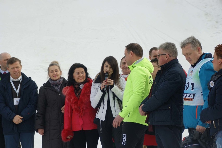 Rabka Zdrój. Prezydent Duda na nartach. Oddał hołd Marii Kaczyńskiej [ZDJĘCIA]