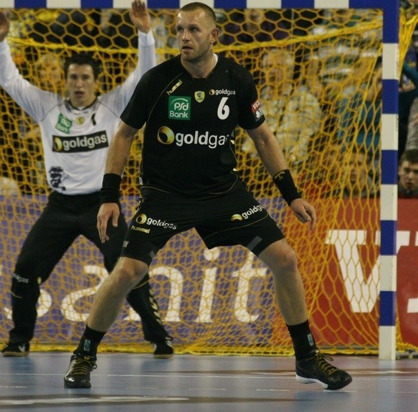 Grzegorz Tkaczyk w środowym meczu zdobył siedem bramek.