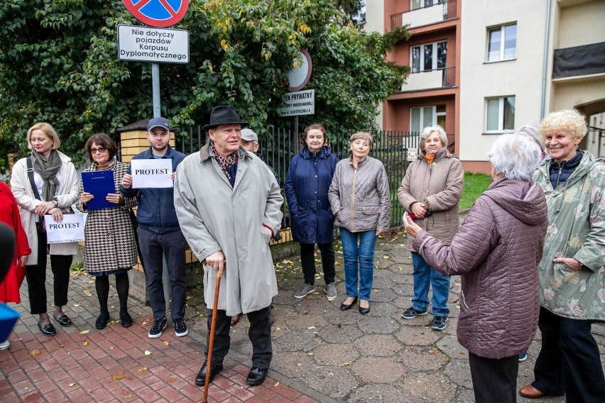 Władze Białegostoku ustępują w sprawie ulicy Wolnej Białorusi. Pozostanie nazwa przypisana do nowego skweru przy konsulacie  