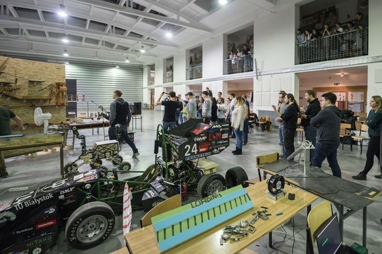 Politechnika Białostocka organizuje szóstą edycję konkursu "Niesamowita maszyna". Do wygrania są pieniądze i indeksy na studia