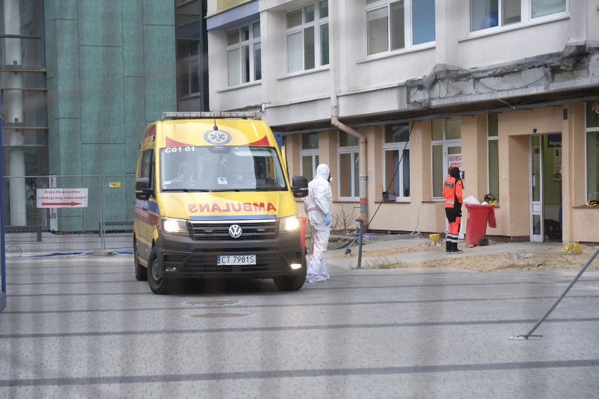 Od początku pandemii w Toruniu potwierdzono prawie 14 tys....