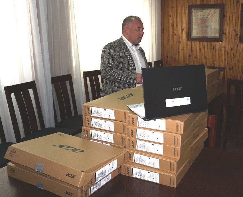 Nowe laptopy trafiły do szkół w gminie Radoszyce