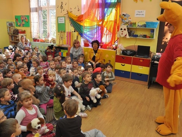 Światowy dzień misia w Przedszkolu im. Kornela Makuszyńskiego, tutaj rewolucję w przedszkolnych płatnościach będzie przeprowadzić najłatwiej.
