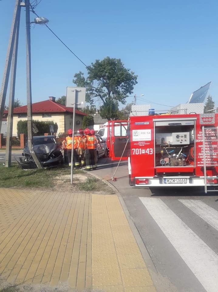 Wypadek na ulicy Słowackiego w Zwoleniu. Dwie osoby ranne