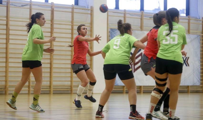 SPR Handball Rzeszów - Start Michałkowice 33:28 (17:11)...