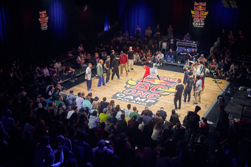 Kraków. Znamy zwycięzców turnieju tańca break dance Red Bull BC One Cypher Poland, który odbył się w niedzielę w Teatrze Łaźnia Nowa 