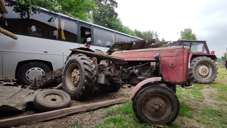 Wypadek autobusu pracowniczego w Parzniewicach (gm. Wola...