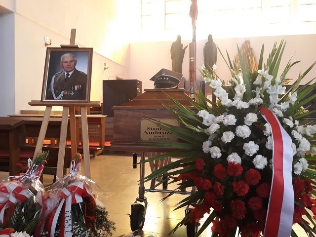 Pogrzeb świętej pamięci kapitana Stanisława Ambroziaka, ostatniego uczestnika bitwy pod Olesznem.