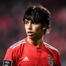 Piłka nożna: Kim jest następca Cristiano Ronaldo i jeden z najdroższych piłkarzy świata, Joao Felix? Co łączy go z Lechem Poznań?