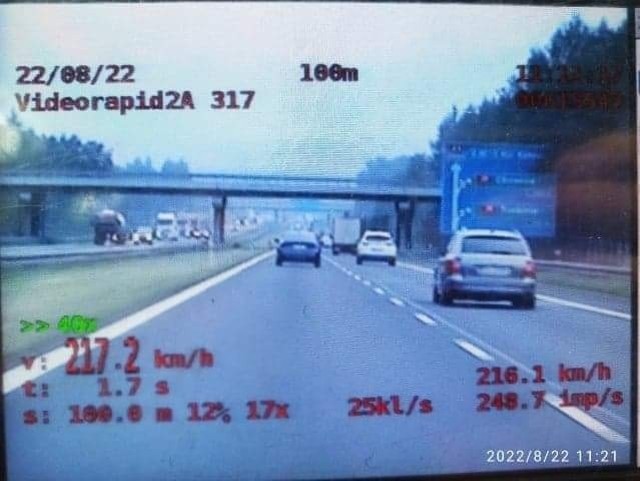 Kierowca bmw pędził autostradą A4 ponad 200 km na godz.