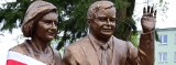 Biała Podlaska: Odsłonięto pomnik Lecha i Marii Kaczyńskich