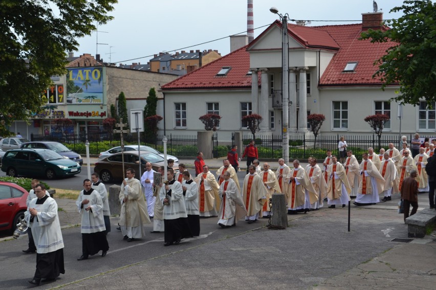 Święcenia biskupie ks. Andrzeja Przybylskiego, biskupa pomocniczego arch. częstochowskiej ZDJĘCIA