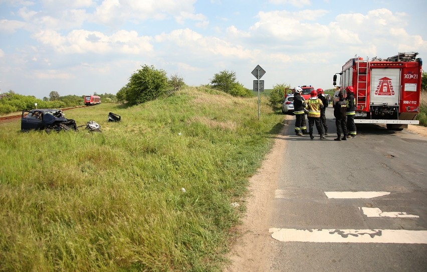 Po wypadku w Stobnie: Kobiecie, która wjechała pod pociąg, grożą kary