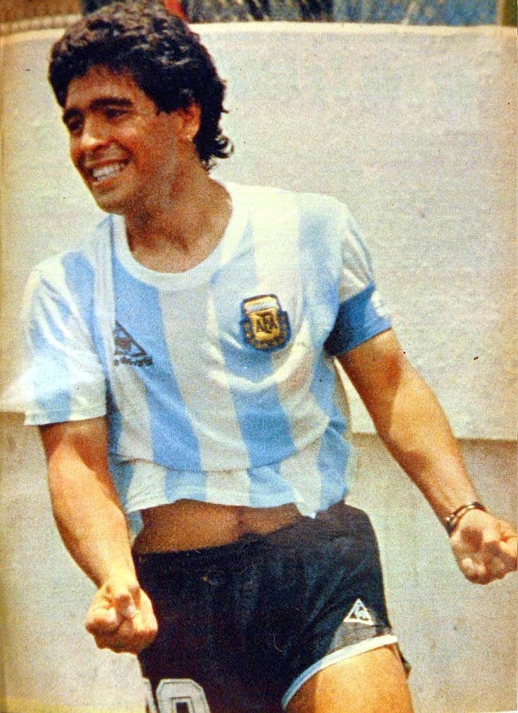 Diego Maradona nie żyje - podały argentyńskie media. Piłkarz zmarł w wieku 60 lat