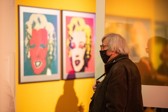 Wystawa Andy Warhola cieszy się w Nowym Sączu ogromnym zainteresowaniem. Odwiedzają&nbsp;ją&nbsp;tłumy