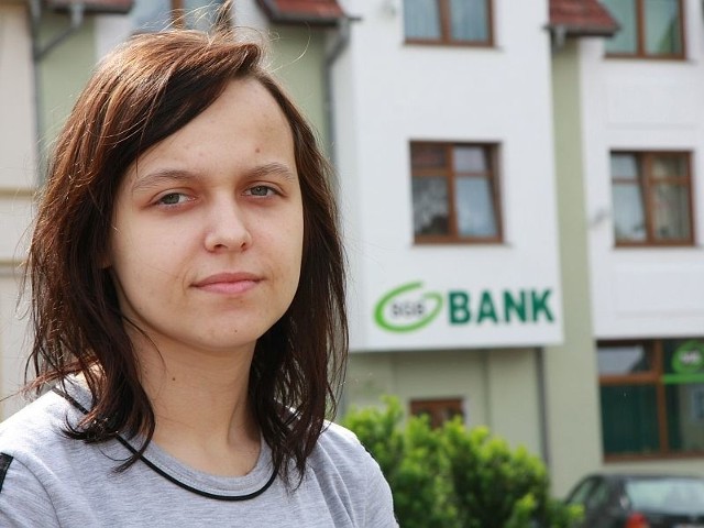 - Cały Pszczew żyje napadem na bank. Do tej pory było tutaj spokojnie - mówi Karolina Nowacka z Pszczewa.