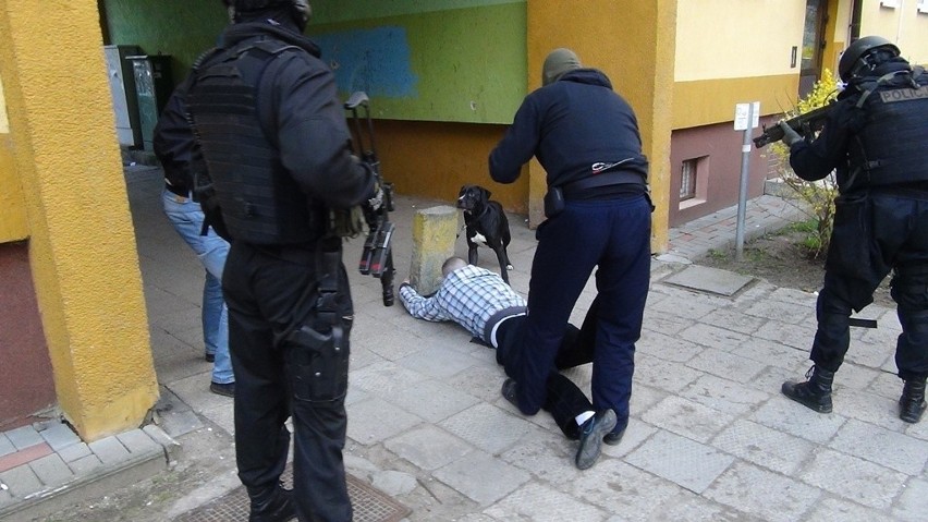 Olsztyn. Policja zatrzymała złodziei, którzy wysadzili bankomaty (zdjęcia, wideo)