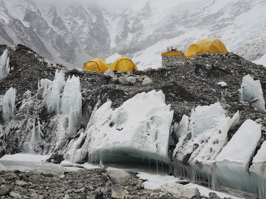 Szczepan Brzeski z Bochni zdobył Everest, a Sylwia Bajek -...