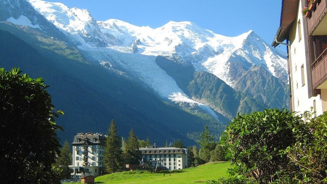 Burmistrz Saint-Gervias-les-Bains ma pomysl na ukrócenie wspinaczek na Mont Blanc niedoświadczonych wspinaczy.