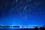 Perseidy 2020. Gdzie i kiedy oglądać deszcz meteorów? Z środy na czwartek będzie noc spadających gwiazd. Tego nie można przegapić!