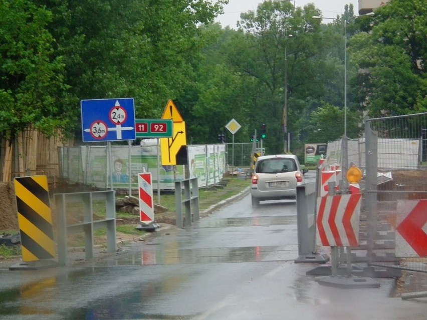 Wielkie utrudnienia na al. Niepodległości. Budują kolektor