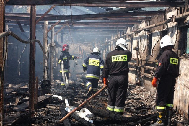 Z ogniem przez prawie 4,5 godziny walczyło 55 strażaków.
