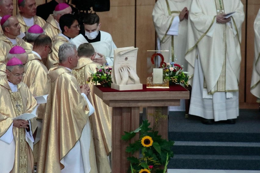 Kardynał Stefan Wyszyński i Matka Elżbieta Róża Czacka ogłoszeni błogosławionymi. Uroczystości odbyły się w Świątyni Opatrzności Bożej