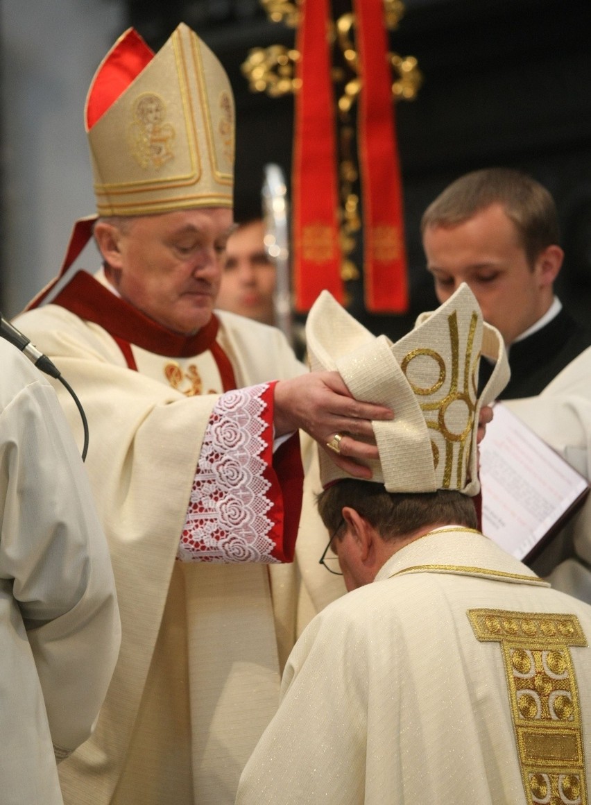 Gdańsk Oliwa: Ks. prałat Mirosław Adamczyk przyjął sakrę biskupią [ZDJĘCIA]
