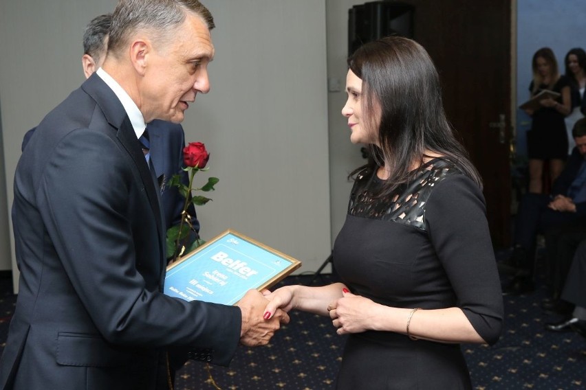 bJan Maćkowiak, wicemarszałek województwa, gratulował Irenie...