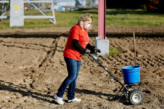 W kolejnych latach Energa w ramach projektu „Energia bioróżnorodności” planuje: montaż uli w celach edukacyjnych, uruchomienie warsztatów dla dzieci i młodzieży z budowy „hoteli” dla dzikich pszczół oraz stworzenie ścieżek edukacyjnych.