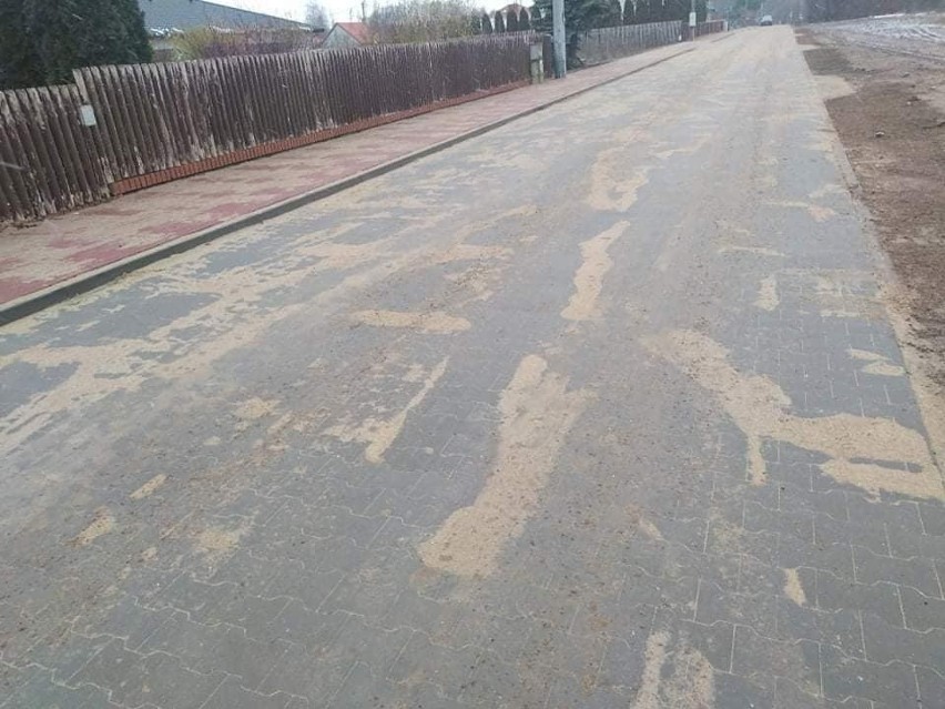 Gmina Rzekuń. Zakończona budowa ulicy Słonecznej w Dzbeninie. Zdjęcia