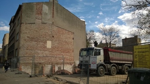 Tak obecnie wygląda działka przy ul. Radwańskiej 26.