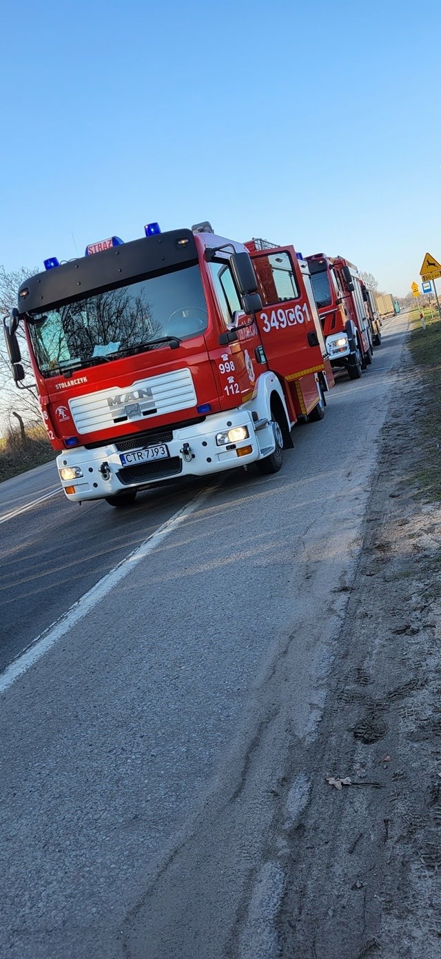Wypadek z udziałem czterech aut w miejscowości Papowo Toruńskie-Osieki. Zobacz zdjęcia