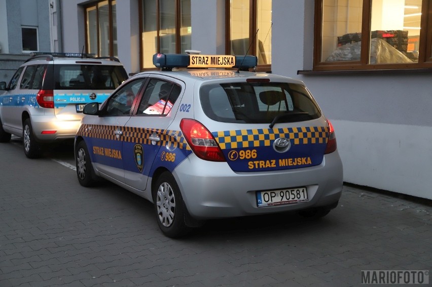 Pościg ulicami Opola. Pijany kierowca uderzył w samochód straży miejskiej i zaczął uciekać