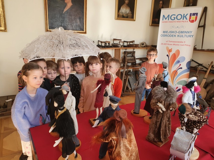  "Sentymentalne Powroty" - lalki sprzed prawie 100 lat na wystawie w muzeum w Nowym Mieście nad Pilicą. Oglądały tłumy. Zobacz zdjęcia