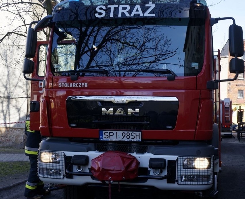 W pożarze w Piekarach Śląskich 63-letni mężczyzna został...