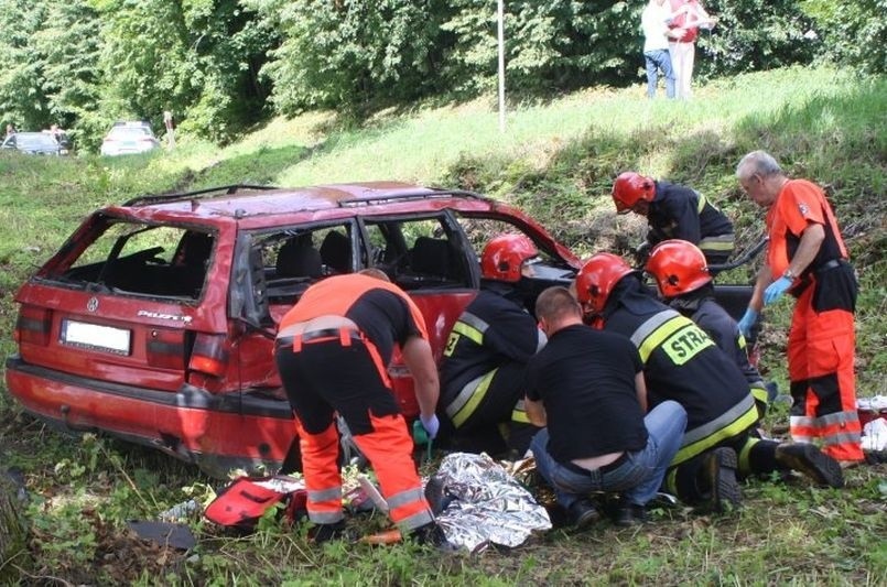 Gordejki. Passat wypadł z drogi. Ucierpiało 9-letnie dziecko (zdjęcia)