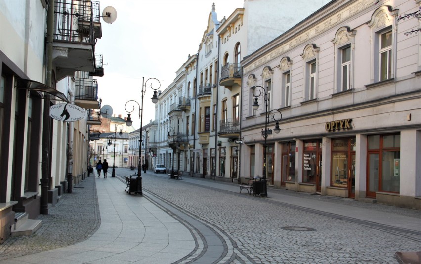 Koronawirus. Nowy Sącz. Miasto opustoszało, sądeczanie zostali w domach [ZDJĘCIA]