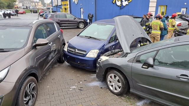 Cztery samochody osobowe brały udział w kolizji przy ul. Świętego Jana w Chełmży